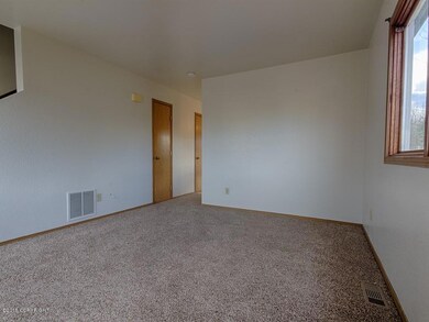 005_Living Room