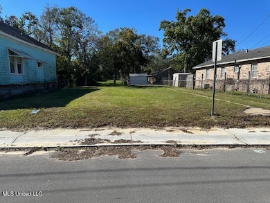 185 Claiborne St, Biloxi, MS 39530 - photo 2