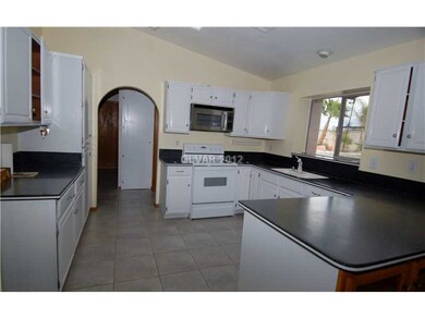 Kitchen. corian counter tops with blt in micro