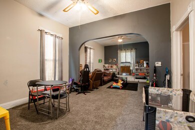 824 W Calhoun St-6