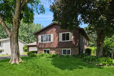 3532 Rolling View Dr, Saint Paul, MN 55110 - photo 6