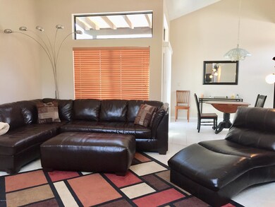 1453 Coyote Living Rm