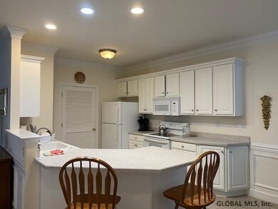 14 Ellis Ave unit 3, Saratoga Springs, NY 12866 - photo 2