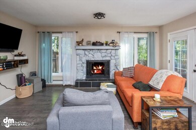 06-Living Room_DMD_5346