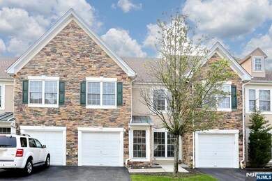 59 Magnolia Way, North Haledon, NJ 07508 - photo 2