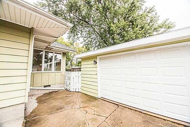 3319 E 29th St, Des Moines, IA 50317 - photo 3