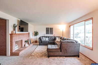 205 SE Fir Villa Rd, Dallas, OR 97338 - photo 4