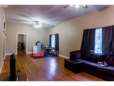 55 S 5th St, Creswell, OR 97426 - photo 4