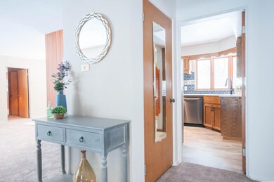 2 Foyer-Entry