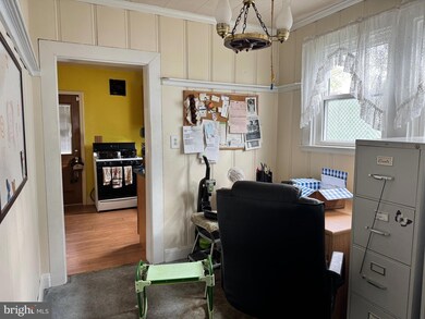 1312 Poplar Ave, Halethorpe, MD 21227 - photo 6