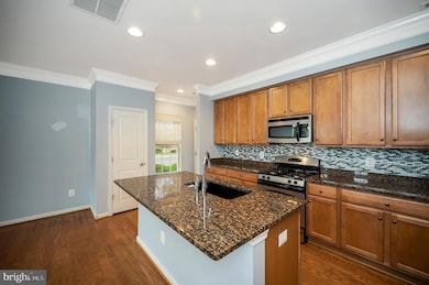 7848 Cedar Branch Dr, Gainesville, VA 20155 - photo 3