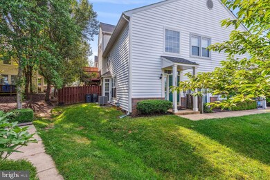 12899 Titania Way unit 10, Woodbridge, VA 22192 - photo 2