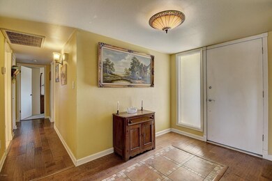 Entrance & Hallway