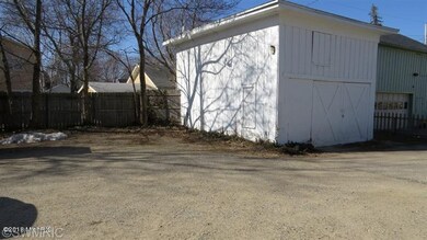 CARRIAGE HOUSE