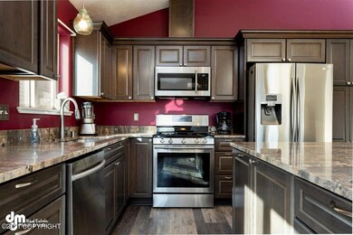 Kitchen w/new granite