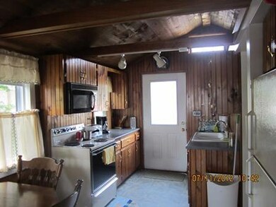 21 Hiawatha Rd, Wareham, MA 02532 - photo 3