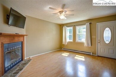 Wonderful natural light in the living room