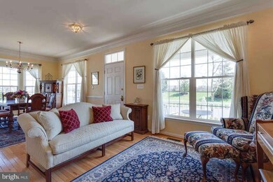 25437 Beresford Dr, Chantilly, VA 20152 - photo 4