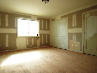 (7) Master Bedroom.JPG