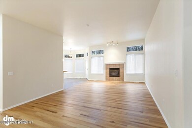 07-Living Room SM_DMD_0255