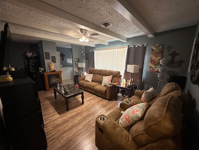 1007 Xenia St, Plainview, TX 79072 - photo 2