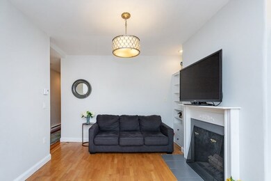 34 Station St unit 4, Brookline, MA 02445 - photo 4