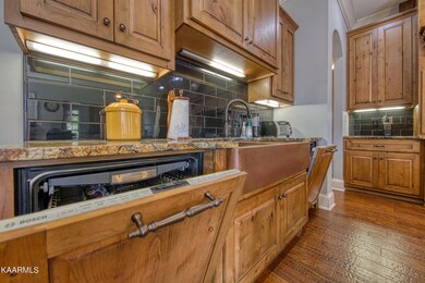 2212 Fallen Oaks Dr, Knoxville, TN 37932 - photo 7