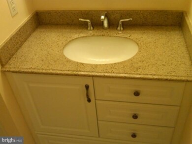 14905 Joshua Tree Rd, North Potomac, MD 20878 - photo 3