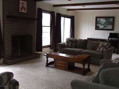 8 Revere Rd, Mountain Top, PA 18707 - photo 3