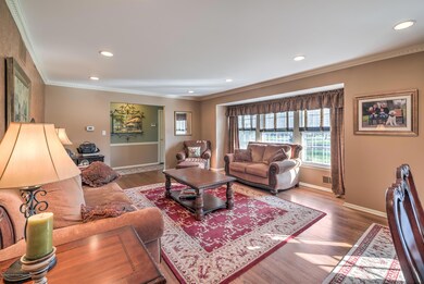 003_LIVING ROOM