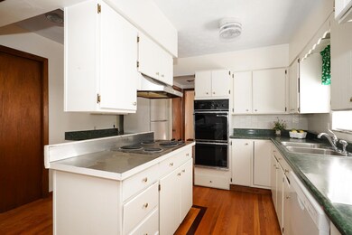 319 S. Algonquin Ave.