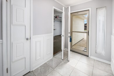 64 6th St_2023_02_23_054-Front Door + Ga