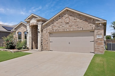 10601 Summer Place Ln, Fort Worth, TX 76140 - photo 3