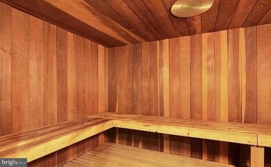 Town Square Towers unit 417, Washington, DC 20024 - photo 4