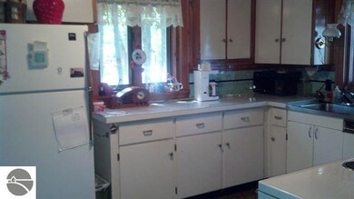 925 Crescent Ave, Au Gres, MI 48703 - photo 3