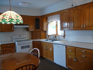 390 Carverton Rd, Wyoming, PA 18644 - photo 7