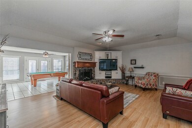 5806 Crestwood Cir E, North Richland Hills, TX 76180 - photo 5