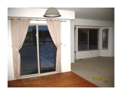 553 Parkside Ct, Chelsea, MI 48118 - photo 4