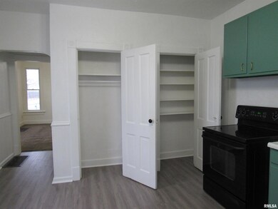 2325 Mckinley Ave, Davenport, IA 52802 - photo 7