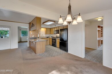 Eat-in Kitchen