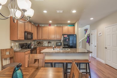 Lara kitchen 1