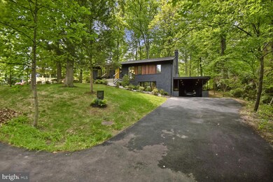 6340 Waterway Dr, Falls Church, VA 22044 - photo 3