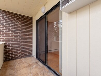 935 Washington St (Facing Back) unit 4, Newton, MA 02460 - photo 3