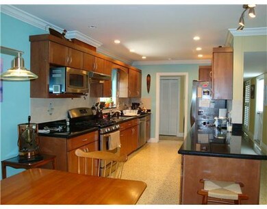 Kitchen. Gas Range