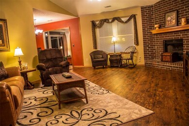 2801 W Margaret St, Rogers, AR 72756 - photo 2