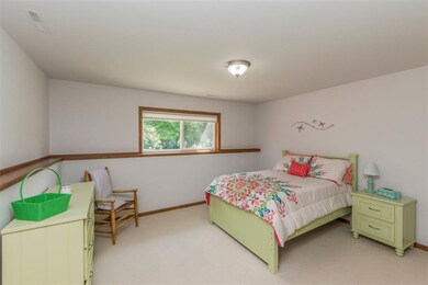 3916 Cedar Bluff Ct NE, Cedar Rapids, IA 52411 - photo 3