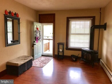 536 Bridge St, Spring City, PA 19475 - photo 4