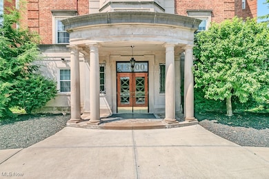 South Park Manor unit 419, Shaker Heights, OH 44120 - photo 2