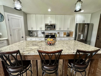 BF70C525-4BE2-498D-BC9B-9E4C475653F2_1_2