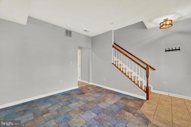 24897 Coats Square, Aldie, VA 20105 - photo 5